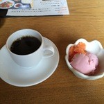 たけひろ - 今なら特別価格の２５０円。デザートと珈琲のセット。アイスは手作り。コーヒーもペーパードリップです。