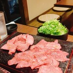 焼肉ホルモン たっとん亭 - 