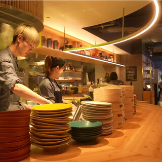 少人数から40・50名様まで利用可能な貸切空間