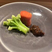 肉割烹 五平 - 金時人参、ロマネスコ 和牛100％の山椒味噌