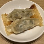 Dhin Tai Fon - えびと豚肉入り焼き餃子
