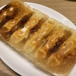 Dhin Tai Fon - えびと豚肉入り焼き餃子