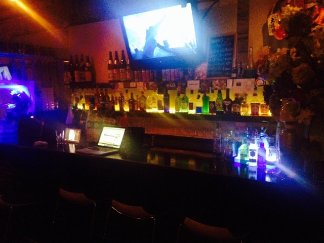 Casual Bar Living 大阪難波 バー 食べログ