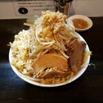 ラーメン荘 これが好きだから - ラーメン大 1,000円、にんにく増し、野菜増しまし、肪増し