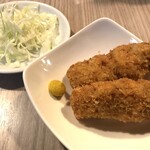 Kushikatsu Senri - 串カツ(豚バラ)  260円✖️2本　味もボリュームも最高　キャベツが提供されますがお通し代ありません