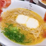 黄金の塩らぁ麺 ドゥエイタリアン - 