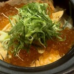 和sai 市林 - 鮭とイクラの土鍋ごはん