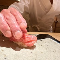 鮨 さいとう - 手が輝いてます、、
