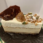 Patisserie de bon coeur  - カマンベールとマスカルポーネ　2層のチーズケーキ