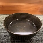 虹吉 - 片口鰯（愛媛県焼灘産）を頭と腸を取ったものを丸ごとミキサーに掛けて炊いたコンソメ
