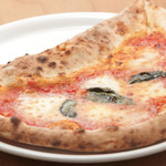 ダチーロ - 料理写真:マルゲリータ　エ　リピエーノ