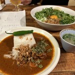 CHIISAKATTA ONNA - 小山チキン・Gサラダライス