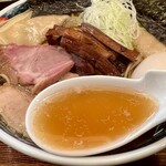 奈つやの中華そば - もちもち雲呑味玉中華そば