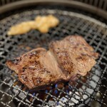 精肉卸問屋直営焼肉店 牛次郎 - 