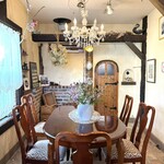 ピオニーズティールーム - ずっと眺めていたくなるような店内