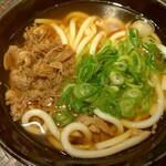 241722274 - 肉うどん (税込)530円 ※拡大 (2024.04.06)