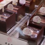 ラ・ローズ・ジャポネ - ケーキショーケース
