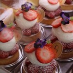 ラ・ローズ・ジャポネ - ケーキショーケース