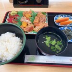 鮪のまつだ - 漬けマグロ3種盛りとご飯