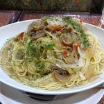 アーモンド - ボンゴレビアンコ（大盛）1,050円（ドリンク付き）