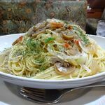 アーモンド - ボンゴレビアンコ（大盛）1,050円（ドリンク付き）