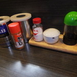 ラーメン ふくや - カウンターの上　【　２０１４年２月　】