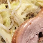 豚山 - キャベツ多めの野菜