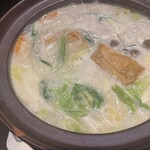 Toriya Kibei - 鶏鍋　豆乳鍋でした。マロニーも入ってた