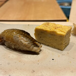 すしやのたい悟 - 穴子握り　玉子