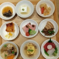 上越やすだ  銀座二丁目店 - 旬菜9種盛り合わせ