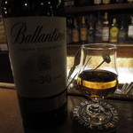 バーやまざき - バランタイン３０年と瓶