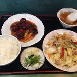Kikuryuu - 野菜炒めと肉団子の日替り定食