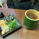 讃岐夜うどん UTAGE製麺 - つけ出汁も、運ばれて来た　※そう、この店は、映えだけに、こだわるお店