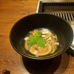 焼肉うしごろ - 蛤出汁と和牛のラーメンです。