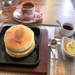 たかざわ珈琲店 - 昔ながらのホットケーキ＋マスカルポーネチーズクリーム。750+160円