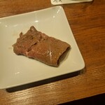 焼肉うしごろ - 焼いた埼玉県産の上ミスジ・その1です。