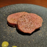 Yakiniku BarBies - 特上厚切りタン塩 厚みがあり とても柔らかく サクサクした食感が良かったです