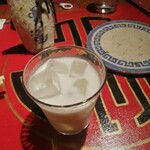 モンゴルホト - 牛乳酒、馬乳酒ではない