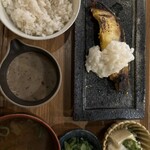 Yamaimono Ooi Ryouri Ten Kawasaki - 本日の西京焼定食。西京味噌の味がしょっぱくなくほんのり甘味があり美味しかった~