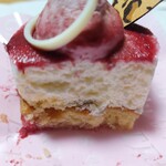 洋菓子倶楽部 KAREN - 断面(これもちょっときたない)