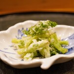 味享 - 噛みしめると初々しい香りが立ち上がり、ほんのりと響かせる苦味を残して儚く口どける。