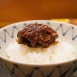 味享 - コクがありながらも優しい味わいで、ご飯をひたすら運ばせてくれるおいしさに満ちたしぐれ煮。ご常連様も京味を出身とされる方々のお店の中でもこちらのしぐれ煮は一番のお気に入り。