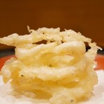 味享 - 昇り龍を模したように積み上がり、旨味をしっかり感じられる衣が与える食感煌めき、そして乗せたえんみの煌めきが一口を魅了させる。