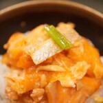 味享 - 脂がご飯に浸透してサラサラと運ばせるほど。後半はミルキーな味わいで満腹でも不思議と食べられる、まさに別腹にさせる日本人らしいご馳走。