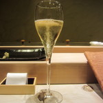 すし匠 - シャンパンで乾杯
