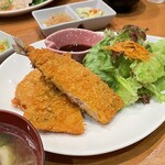 焼魚と家庭料理　つばき食堂 - アジフライとカニクリームのフライ定食 1,700円