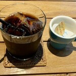 サイアム カフェ - 「タイコーヒー＆デザート」(880円)のアイスコーヒー