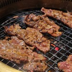 ホルモン焼肉 富や 栄店 - 