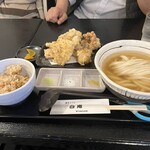 讃岐うどん 白庵 - かけうどんの天ぷら３種盛りセット（ひやひや）！