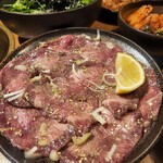 Horumon Yakiniku Tomiya - 